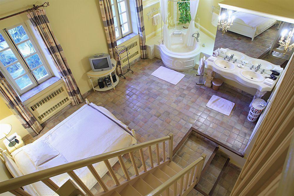 מלון לורג'ה Chateau Les Crostes מראה חיצוני תמונה
